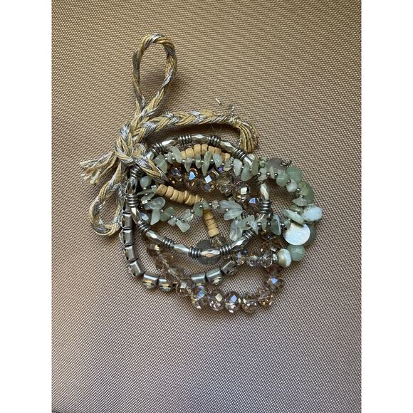 LOFT 5 strand stretch bracelets Beaded Jeweled Black Silver Clear boho Casual - Picture 3 of 3